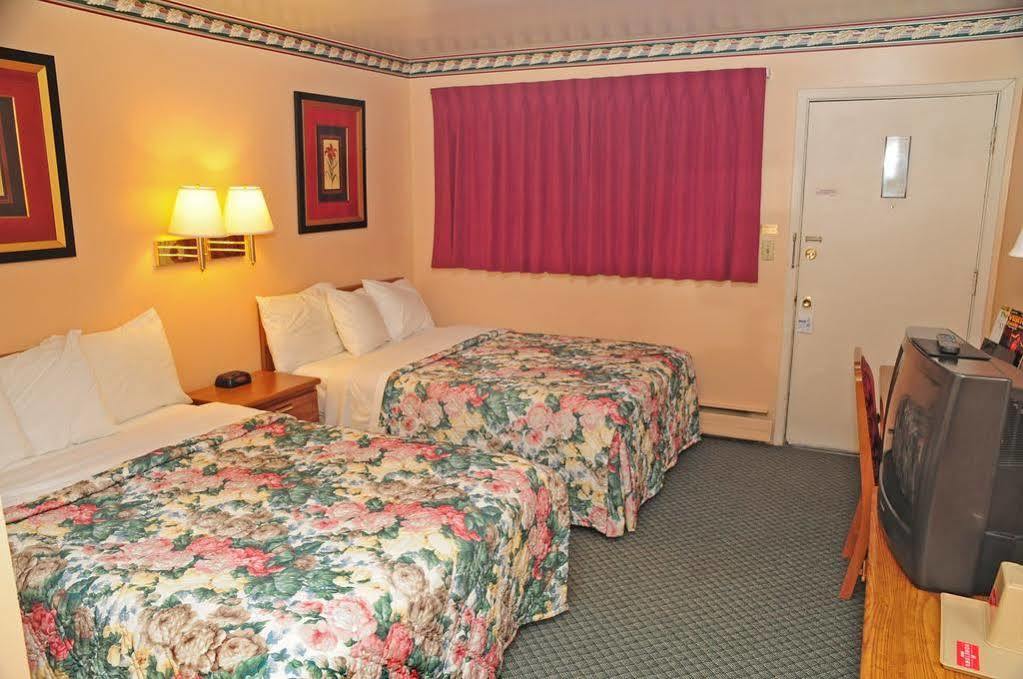 Hometown Inn Athens Exterior foto